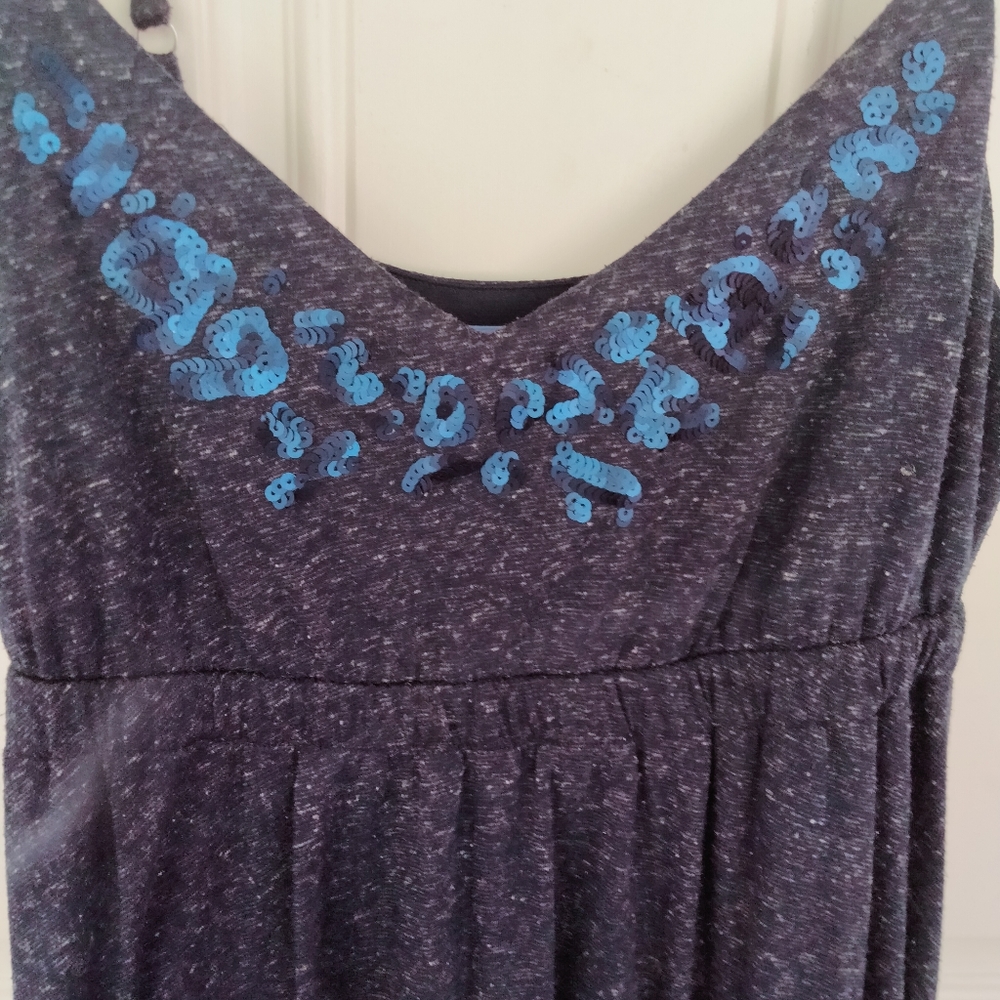 Vera Wang dress with handkerchief hemline. - Picture 4 of 5